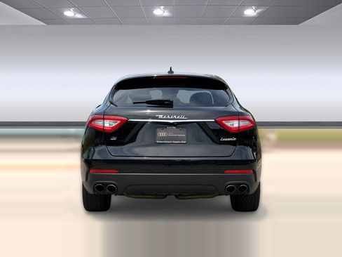 Used 2018 Maserati Levante AWD/4WD image 10