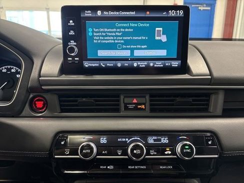 Certified 2023 Honda Pilot Touring image 31