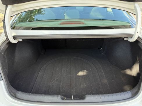 Used 2025 Hyundai Elantra SEL FWD image 33