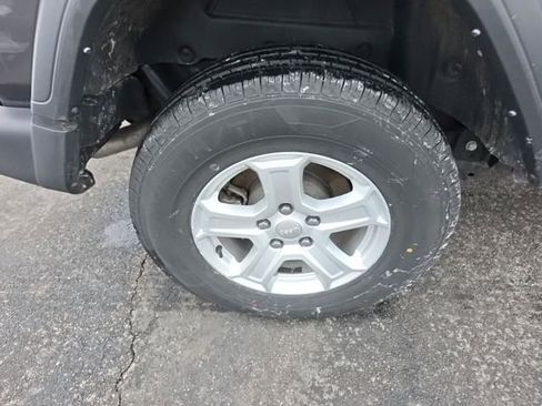 Used 2022 Jeep Wrangler Unlimited Sport image 24