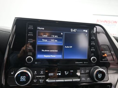 Used 2020 Toyota Highlander XLE FWD image 21