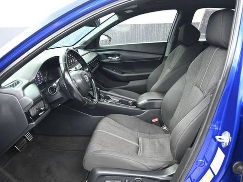 Used 2025 Honda Accord Sport image 6