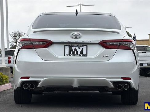 Used 2022 Toyota Camry XSE FWD image 5