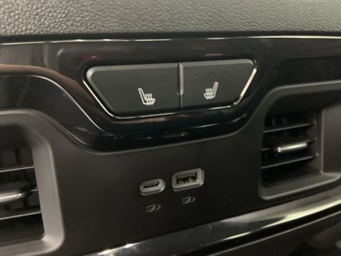 Used 2024 GMC Sierra 2500 AT4 w/ AT4 Premium Plus Package image 28