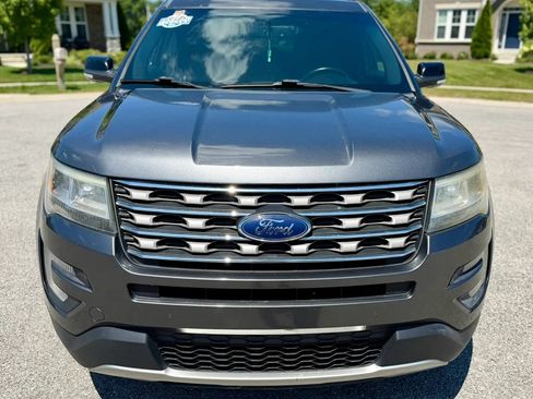 Used 2016 Ford Explorer XLT w/ Equipment Group 202A AWD/4WD image 2