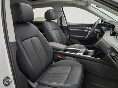 Used 2024 Audi Q8 e-tron Premium AWD/4WD image 18