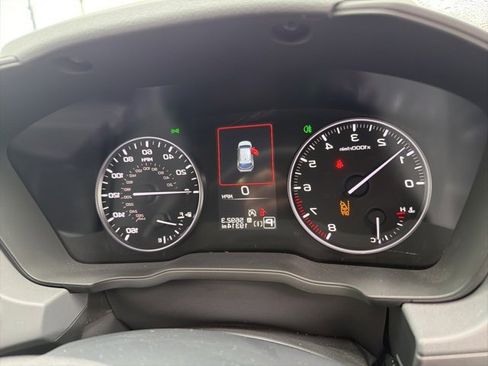 Used 2024 Subaru Crosstrek 2.0i Premium image 9