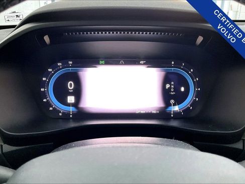 Used 2023 Volvo XC40 B4 Plus w/ Protection Package Premier image 28