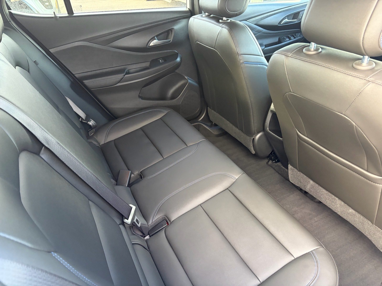 Used 2025 Buick Envista Sport Touring w/ Convenience I Package FWD image 31