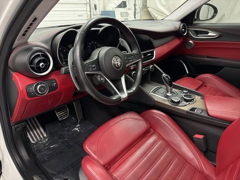 Used 2019 Alfa Romeo Giulia Ti w/ Quick Order Package 22Z Lusso image 14