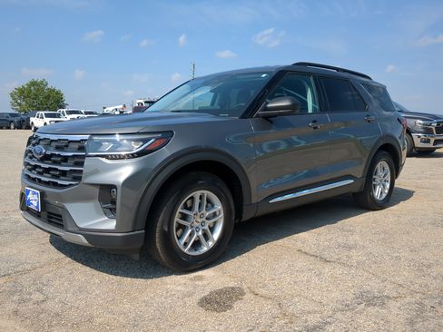 Certified 2025 Ford Explorer Active w/ Active Comfort Package RWD image 6