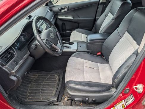 Used 2014 Toyota Camry SE FWD image 2