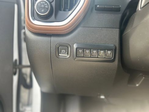 Used 2022 Chevrolet Silverado 3500 High Country w/ LPO, Hitch Package AWD/4WD image 25