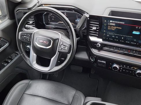 Used 2025 GMC Sierra 1500 SLT AWD/4WD image 5