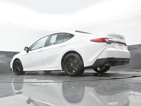 Used 2025 Toyota Camry SE FWD image 25