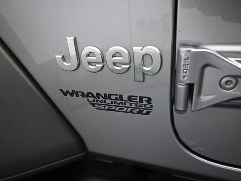 Used 2020 Jeep Wrangler Unlimited Sport S AWD/4WD image 45
