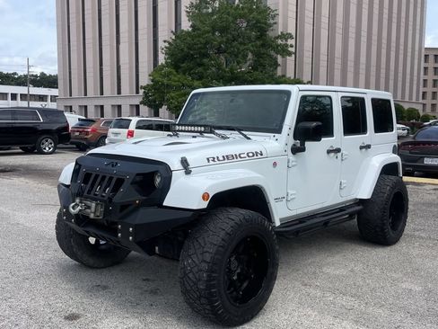 Used 2017 Jeep Wrangler Unlimited Rubicon AWD/4WD image 1