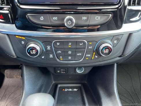 Used 2023 Chevrolet Traverse Premier w/ LPO, Floor Liner Package AWD/4WD image 24