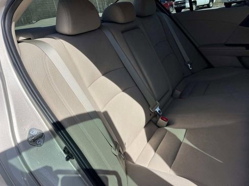 Used 2017 Honda Accord EX image 21