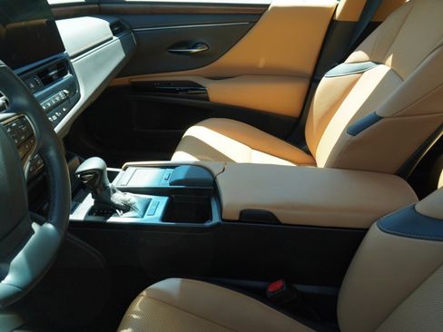 Used 2022 Lexus ES 350 w/ Premium Package image 7