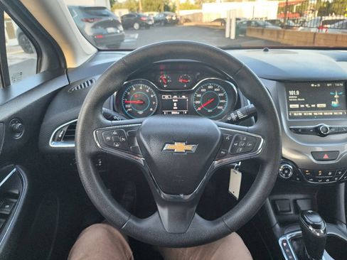 Used 2018 Chevrolet Cruze LT w/ LT Fleet Convenience Package FWD image 17