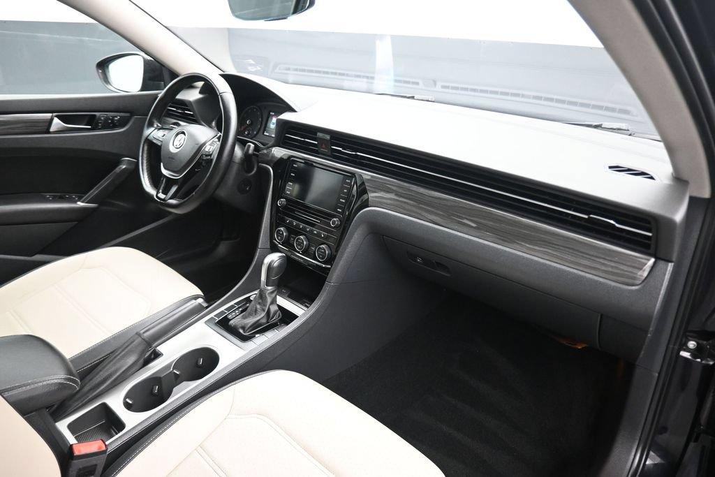 Used 2020 Volkswagen Passat 2.0T R-Line FWD image 45