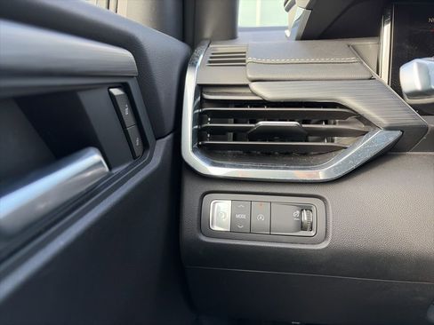 Used 2025 GMC Acadia Elevation image 18