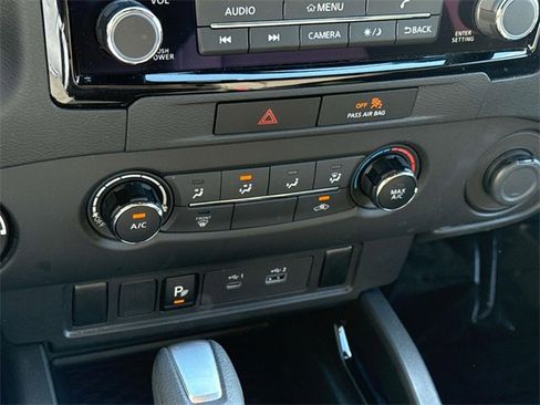 Certified 2023 Nissan Frontier SV w/ Midnight Edition Package image 15