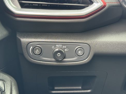 Used 2022 Chevrolet TrailBlazer RS image 30