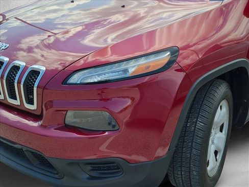 Used 2014 Jeep Cherokee Sport w/ Trailer Tow Group FWD image 11