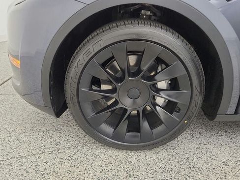 Used 2023 Tesla Model Y Long Range AWD/4WD image 9
