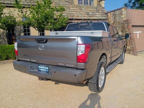 Used 2016 Nissan Titan SV AWD/4WD image 14
