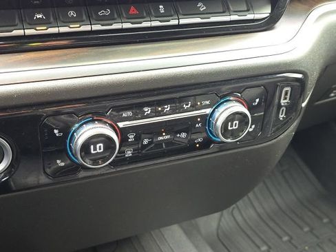 Used 2022 GMC Sierra 1500 SLT AWD/4WD image 36