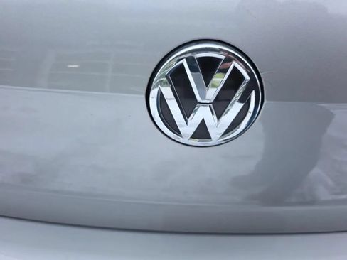 Used 2016 Volkswagen Golf S FWD image 14