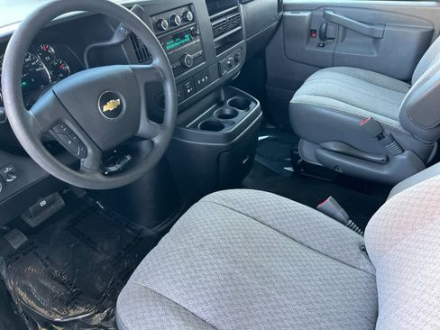 Used 2017 Chevrolet Express 3500 LT w/ LT Preferred Equipment Group image 12