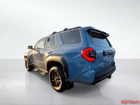 Used 2026 Toyota 4Runner SR5 AWD/4WD image 3