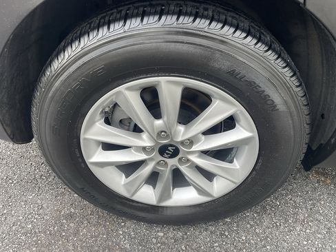 Used 2019 Kia Sorento FWD V6 image 30