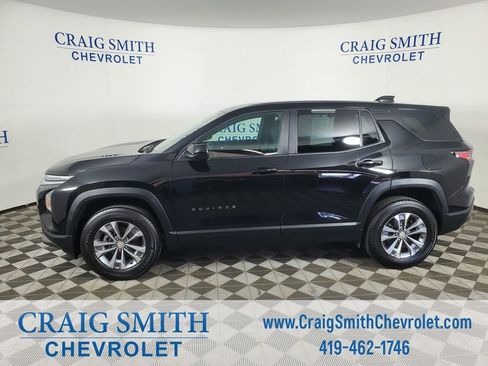 Used 2025 Chevrolet Equinox LT image 2