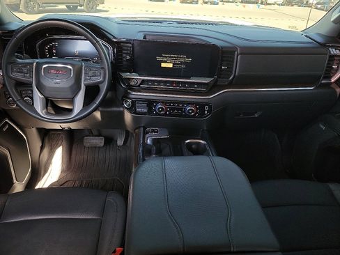 Used 2024 GMC Sierra 1500 SLT image 9