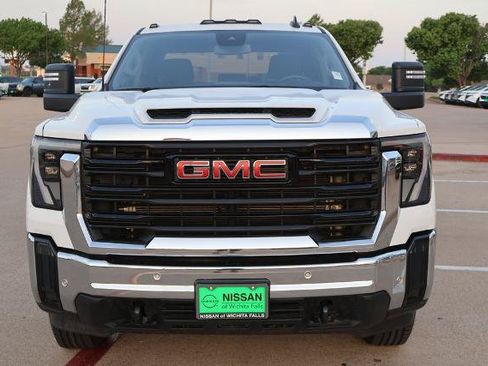 Used 2025 GMC Sierra 2500 Pro w/ 1SA Pro Safety Plus Package AWD/4WD image 5