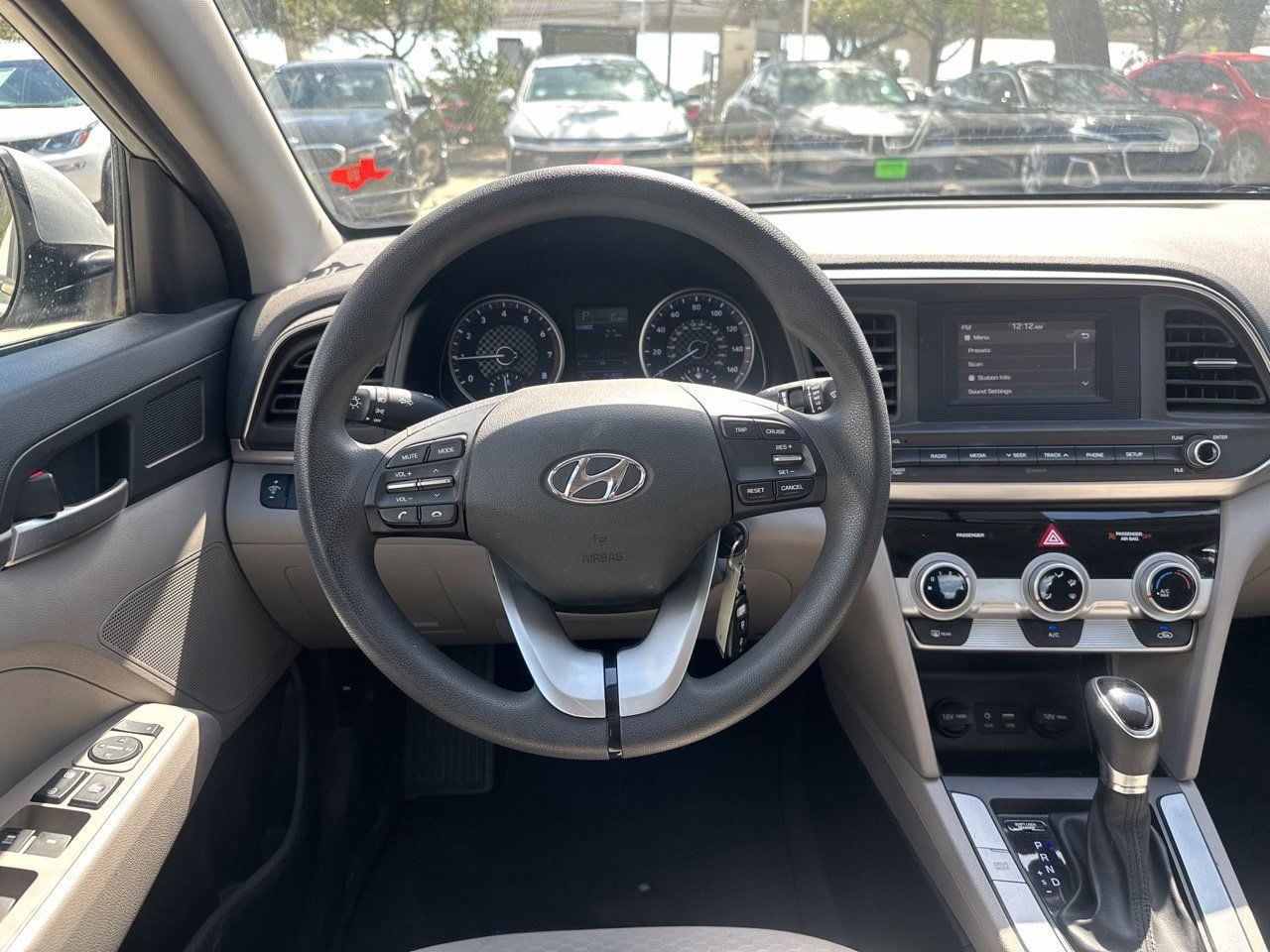 Used 2019 Hyundai Elantra SE FWD image 12