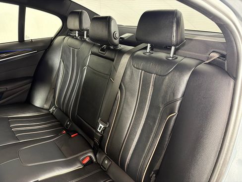 Used 2017 BMW 530i xDrive image 19