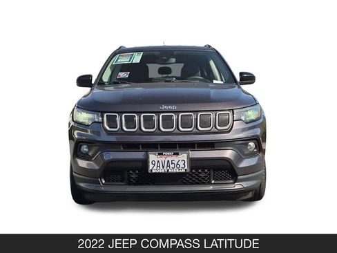 Used 2022 Jeep Compass Latitude FWD image 4