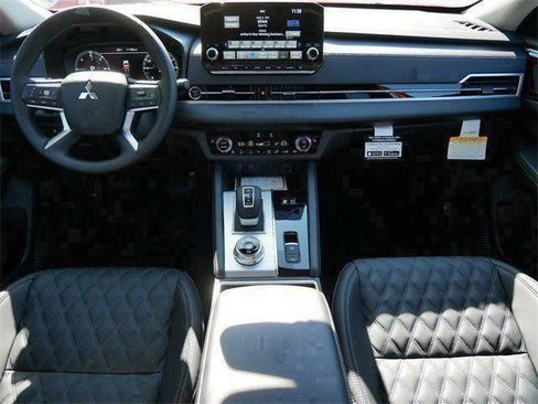 New 2025 Mitsubishi Outlander SEL image 7