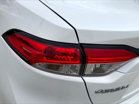 Used 2023 Toyota Corolla LE FWD image 28