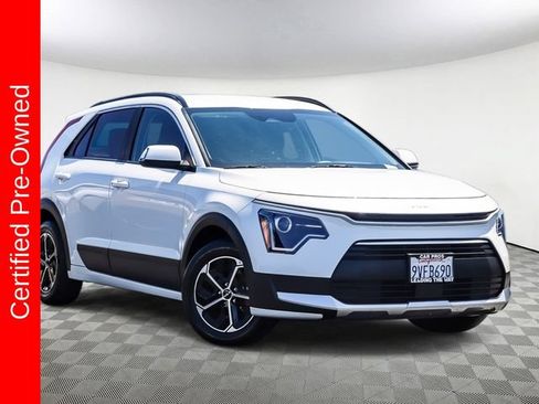 Certified 2025 Kia Niro EX FWD image 2