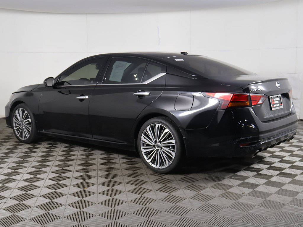 Used 2025 Nissan Altima 2.5 SL FWD image 11
