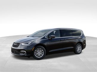 New 2026 Chrysler Pacifica Select video 2
