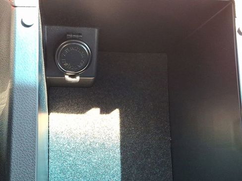 Used 2022 Subaru Outback Limited image 27