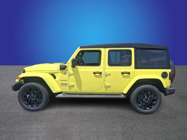 Used 2023 Jeep Wrangler Unlimited Sahara w/ Cold Weather Group AWD/4WD image 7